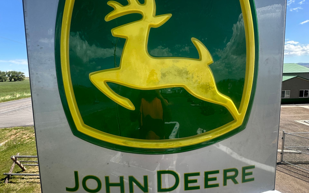 Stand Out With Pole Signs: Descriptions and Uses for Your Business