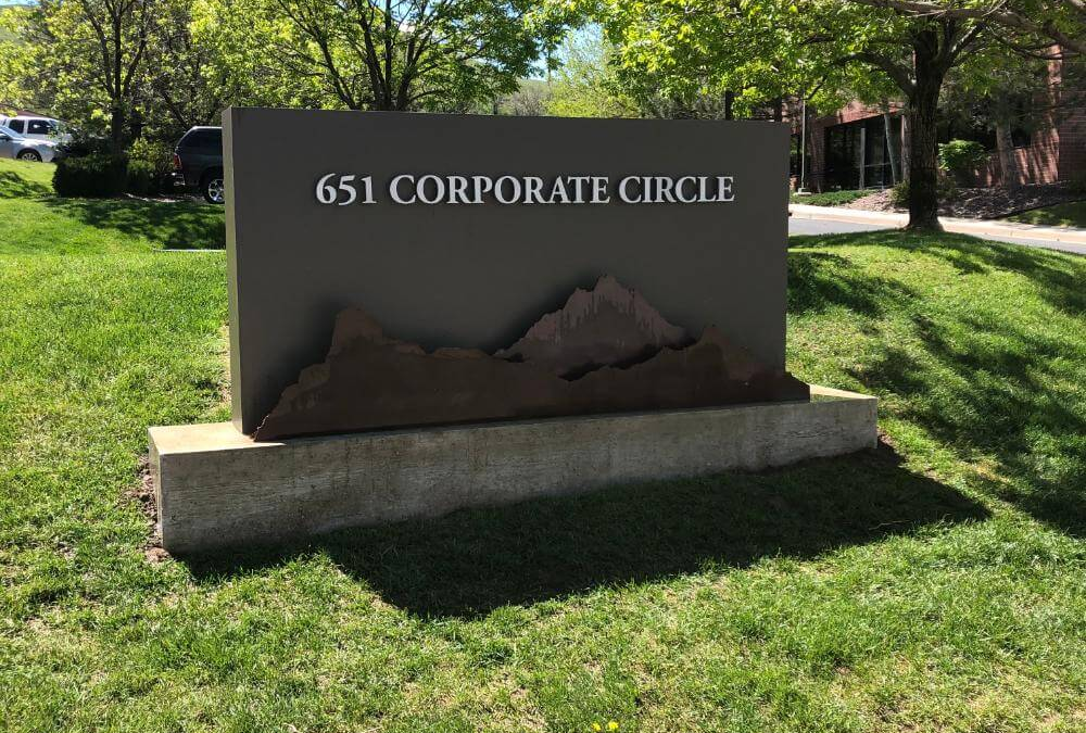 Monument ground Sign