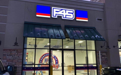 Setting Yourself Apart with an Eye-Catching Illuminated Sign