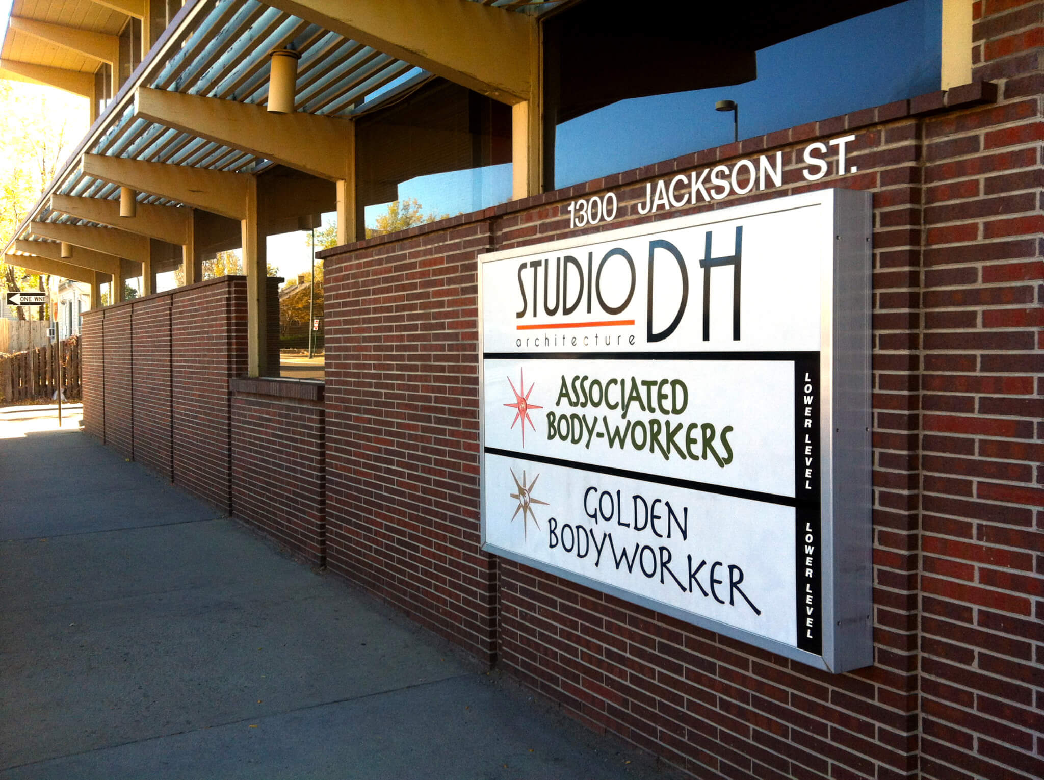 multi-tenant pylon signs in denver, CO