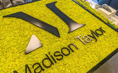 The Elegant Appeal of Moss Signs